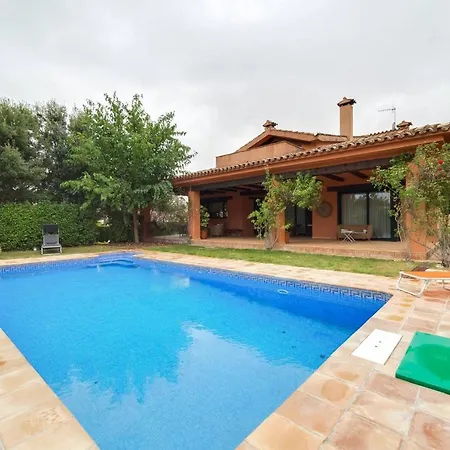Gran Casa, 600m2, Jardin Con Piscina Y Barbacoa וילה