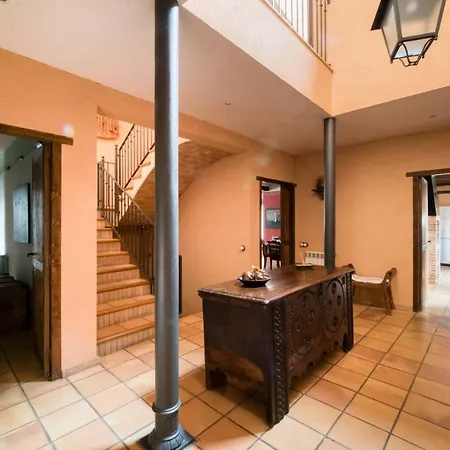 Gran Casa, 600m2, Jardin Con Piscina Y Barbacoa וילה *