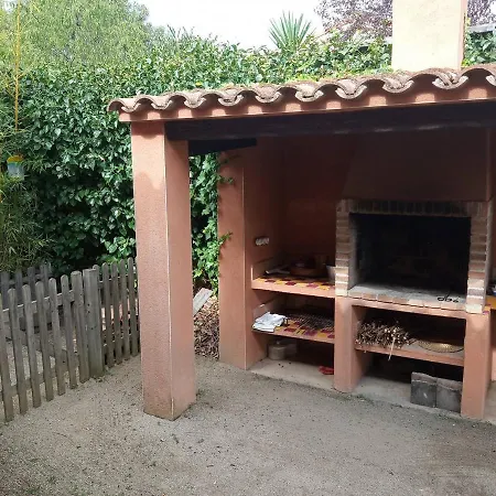 Gran Casa, 600m2, Jardin Con Piscina Y Barbacoa