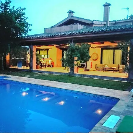 Villa Gran Casa, 600m2, Jardin Con Piscina Y Barbacoa