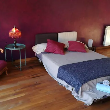 Gran Casa, 600m2, Jardin Con Piscina Y Barbacoa